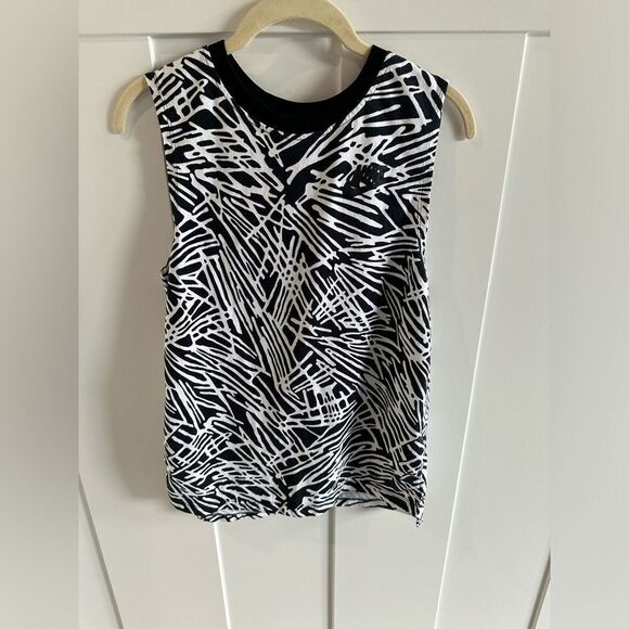 Nike Signal Palm Black and White Muscle tank - Picture 2 of 5